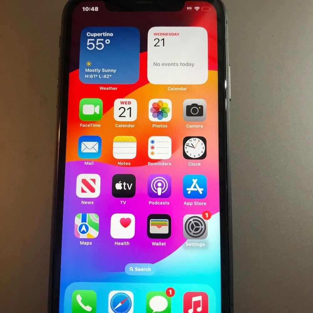 TRACFONE iPhone 11 LOOKS NEW